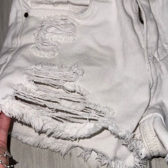 Pacsun white mom shorts size 22 xs  High waisted booty short shorts. Has a small - Picture 2 of 7